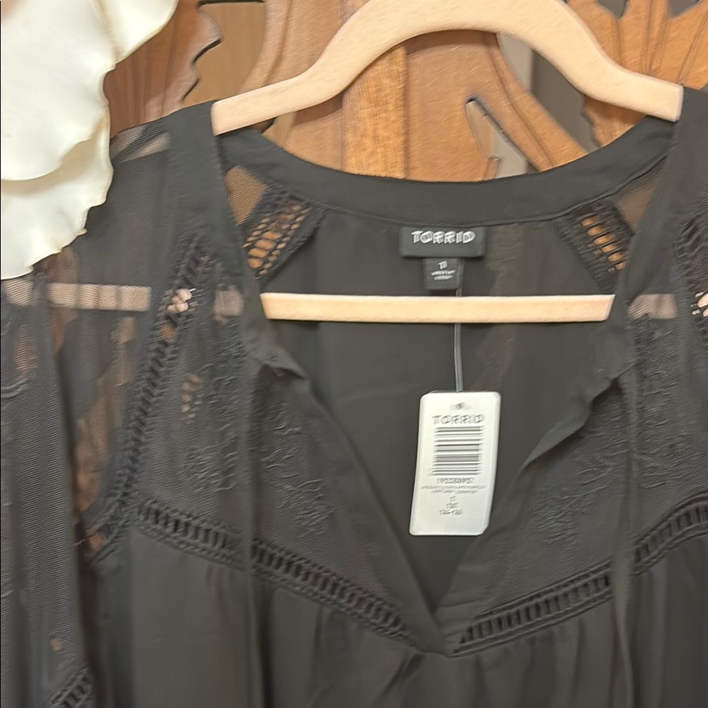 Torrid Black Cold-Shoulder Crochet-Trim Blouse - Picture 2 of 7